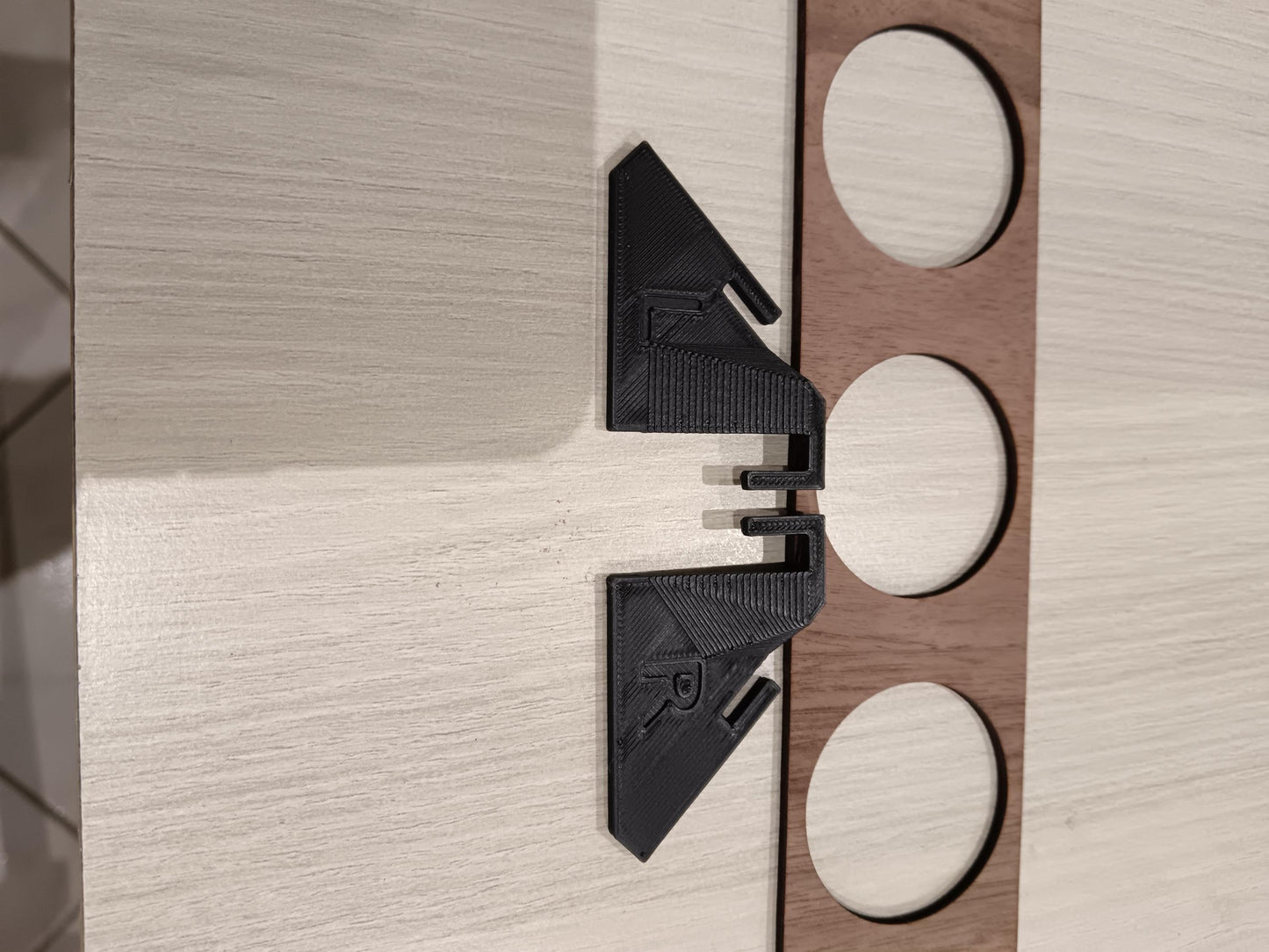 Présentoir Beyblade X pour Ikea SKADIS